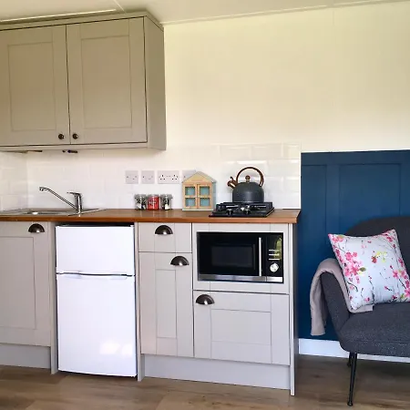 Rosemary Shepherds Hut, Clay Bank Huts