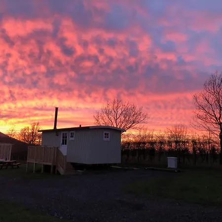 Kemping Rosemary Shepherds Hut, Clay Bank Huts Ingleby Greenhow