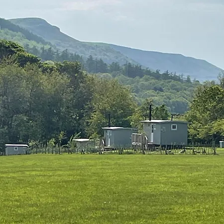 Rosemary Shepherds Hut, Clay Bank Huts Ingleby Greenhow