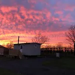 Κάμπινγκ Rosemary Shepherds Hut, Clay Bank Huts Ingleby Greenhow
