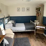 Rosemary Shepherds Hut, Clay Bank Huts